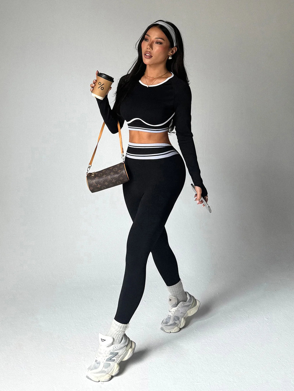 Autumn and winter sports yoga sets, women's round-neck long-sleeved tops and tight-fitting trousers, outdoor fitness yoga wear